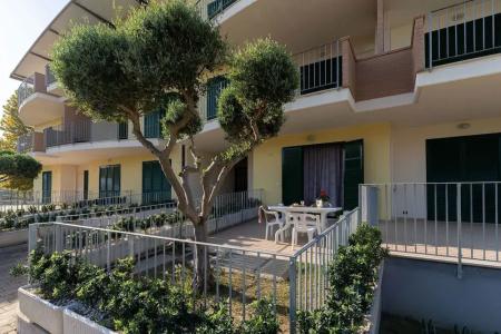Club Del Sole Stork Family Collection - 215