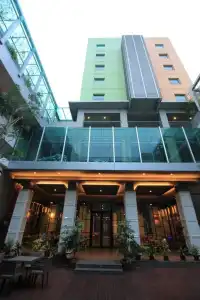 Sparks Life Jakarta, ARTOTEL Curated - 0