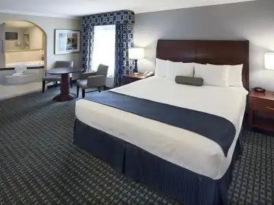 Best Western Plus Marina Shores - 63