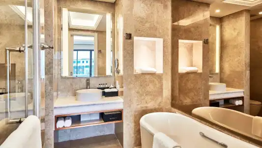 Sheraton Grand Danang Beach Resort & Spa - 7