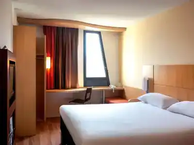 Ibis Marseille Centre Euromed - 49