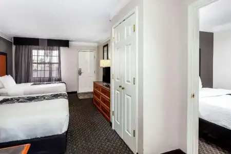 La Quinta Inn by Wyndham Laredo I-35 - 29