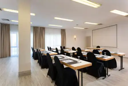 ibis Styles - 14