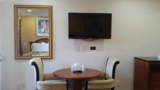 Pepper Tree Boutique Kitchen Studios - Anaheim - 42