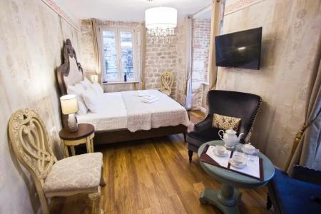 Plaza Marchi Old Town - Mag Quaint & Elegant Boutiques - 117