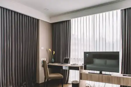Adelphi Suites Bangkok - 2