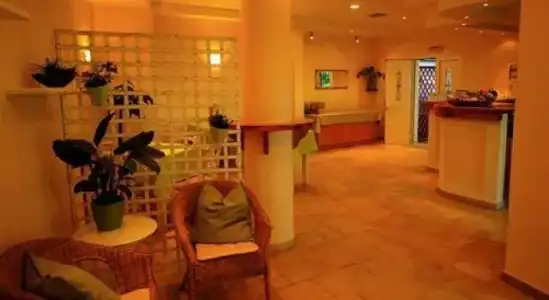 Toni's Guesthouse - 18