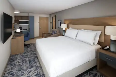 Holiday Inn & Suites London by IHG - 3