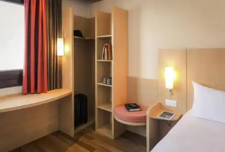 Ibis Sofia Airport - 32
