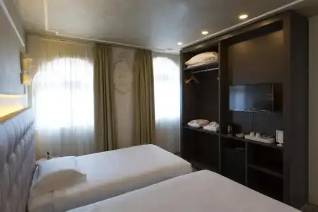 Al Campanile - Luxury Suites & Apartments - 77
