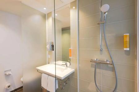 Super 8 by Wyndham Dresden - 25