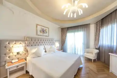 Aurelia - 99