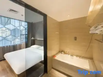 Tropic Towers Apartments - 117