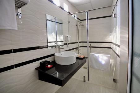 May Ngu Sac - Iridescent Clouds - 6