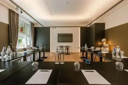 Astoria De Haan - 33