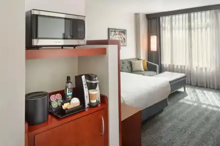 Courtyard by Marriott Washington, DC/Foggy Bottom - 3