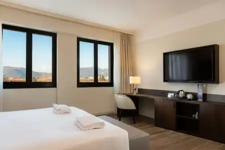 Doubletree by Hilton - 35
