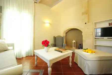Mythos Suites Boutique - 4