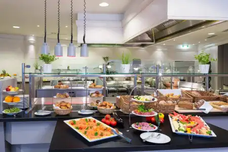 PLAZA Premium Wien - 11