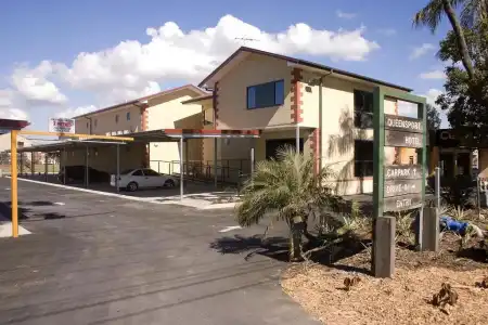 The Queensport Motel & Tavern - 8