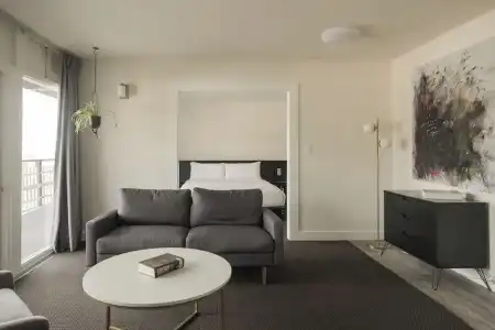 Hollywood Hills - 76