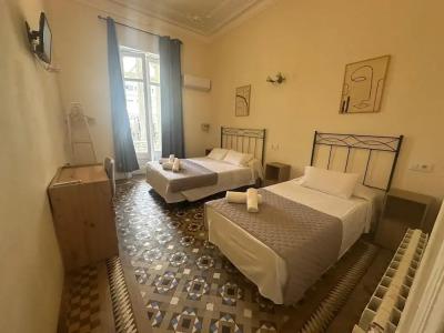 Hostal Balmes Centro - 30