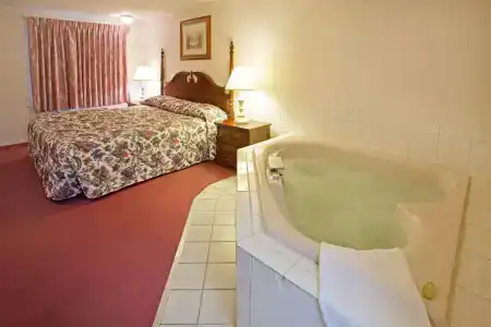 Americas Best Value Inn Lansing - 15