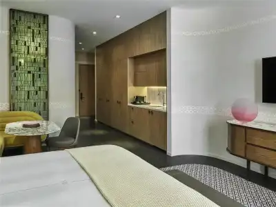 SLS LUX Brickell - 26