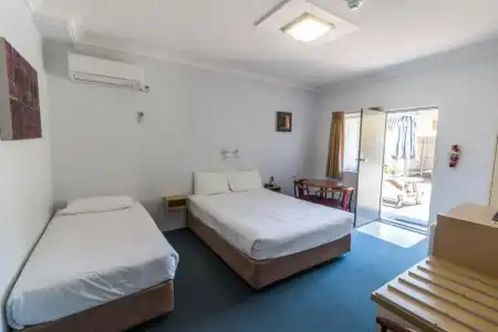Port Aloha Motel - 59
