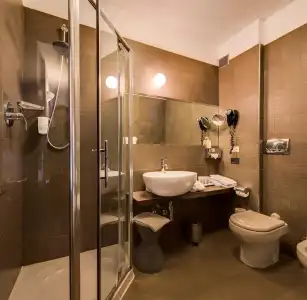 Best Western Plus Farnese - 9