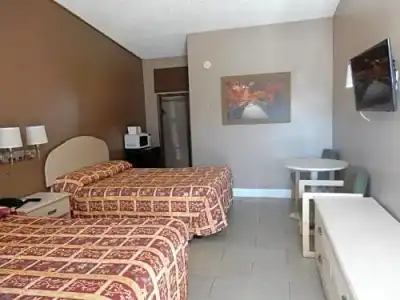 Sunset Inn - 48