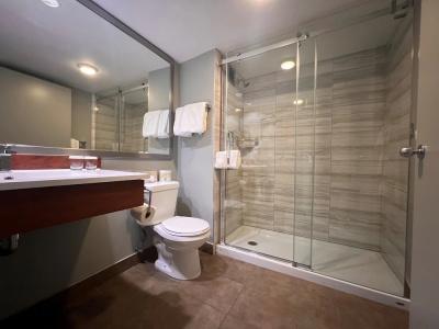 Universel Montreal - 35