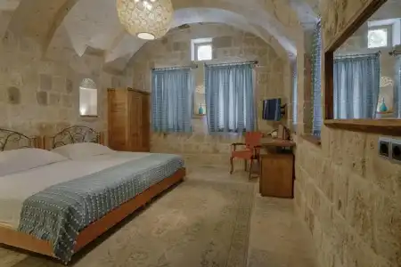 Hera Cave Suites - 94