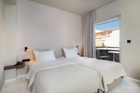 Hotel - 128