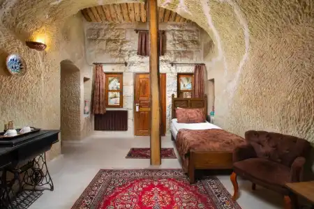 Romantic Cave - 134
