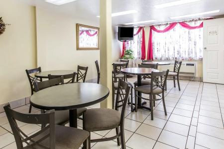 Rodeway Inn - 16