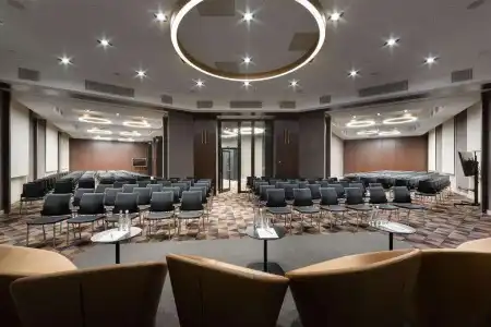 BANKHOTEL - 12