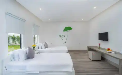 Glow Inn - 4