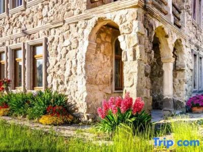 Ala Stone House - 115