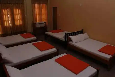 Anura Guest Inn - 40