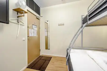 City Hostel - 59