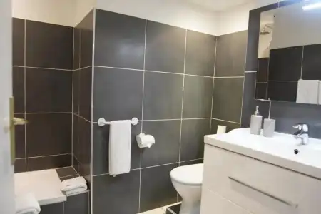 ATH Hôtel Athénée - 77