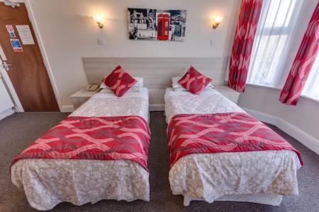 Sportsview Guest House - 27