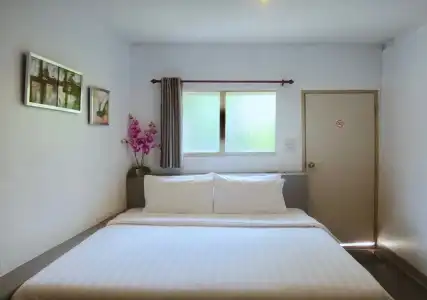Stay With Me Guesthouse - 3