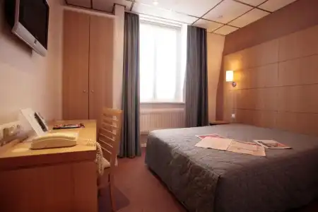 Hôtel L'Hirondelle - 61