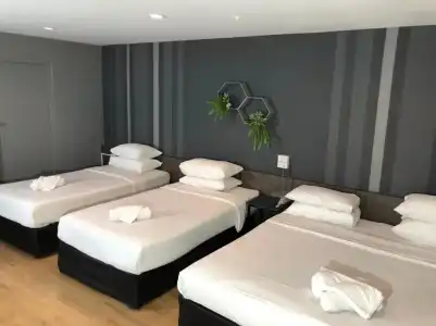 Paragon Inn - 56