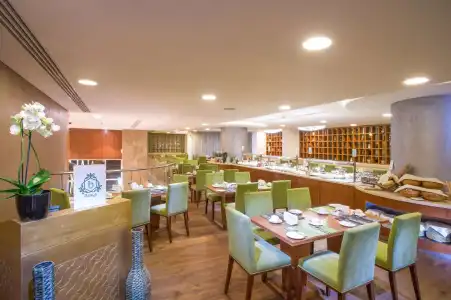 The Avenue - 23