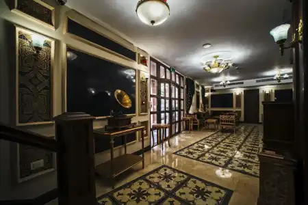 Khan Khediwe - 8