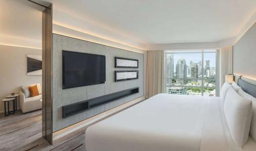 DoubleTree by Hilton Bangkok Ploenchit - 49