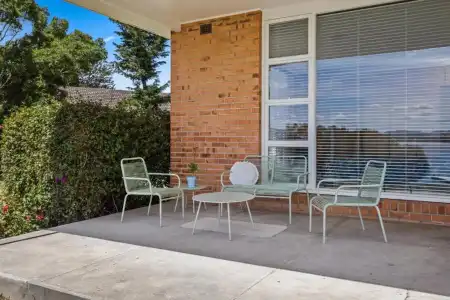Riverfront Motel & Restaurant - 123